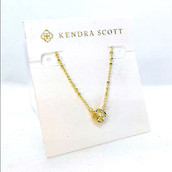 ✨SOLD✨KENDRA Gold Rue Clover Logo Necklace - Picture 2 of 9